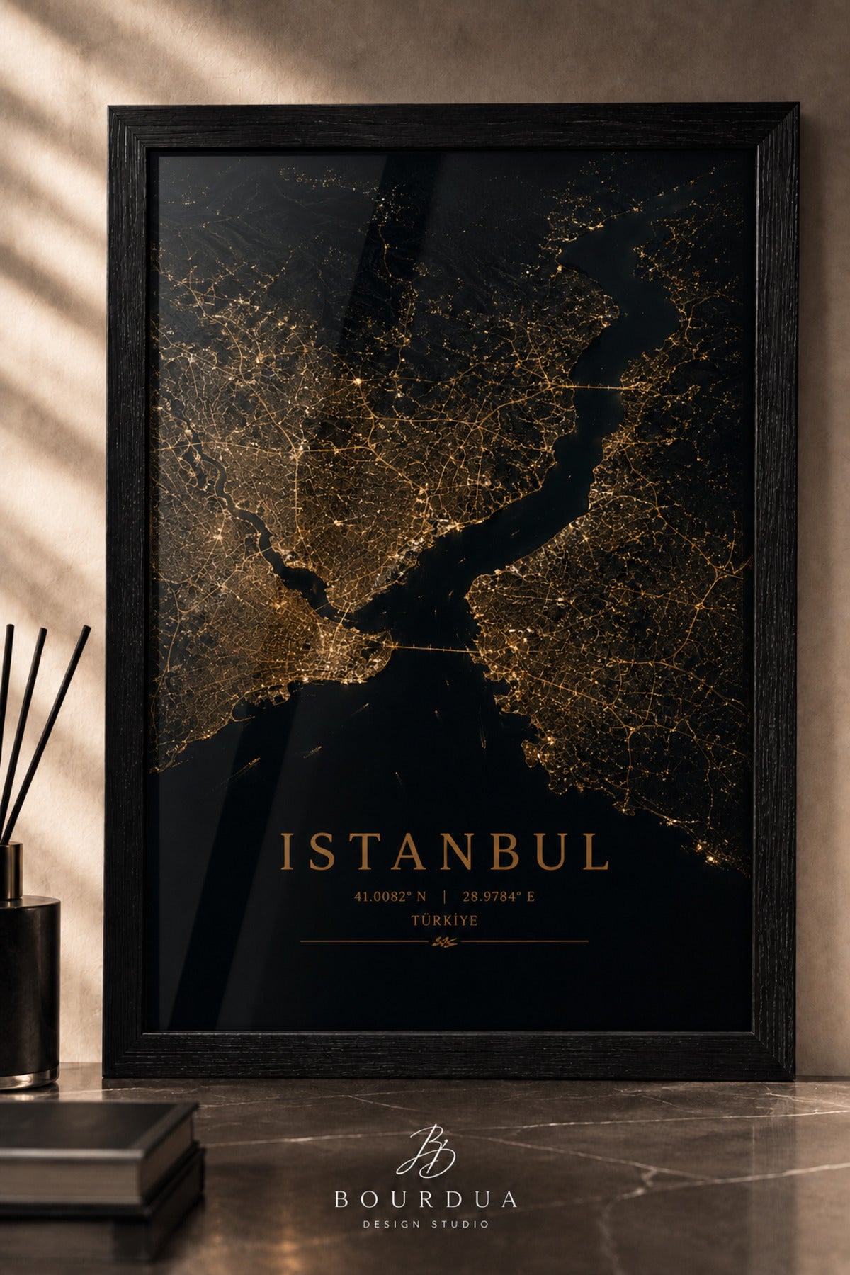 İstanbul Golden Map A3+ Çerçeveli Duvar Tablosu | Boğaz Şehir Haritası | Siyah Doğal Ahşap Çerçeve – Antik Ceviz – ürün görseli 1